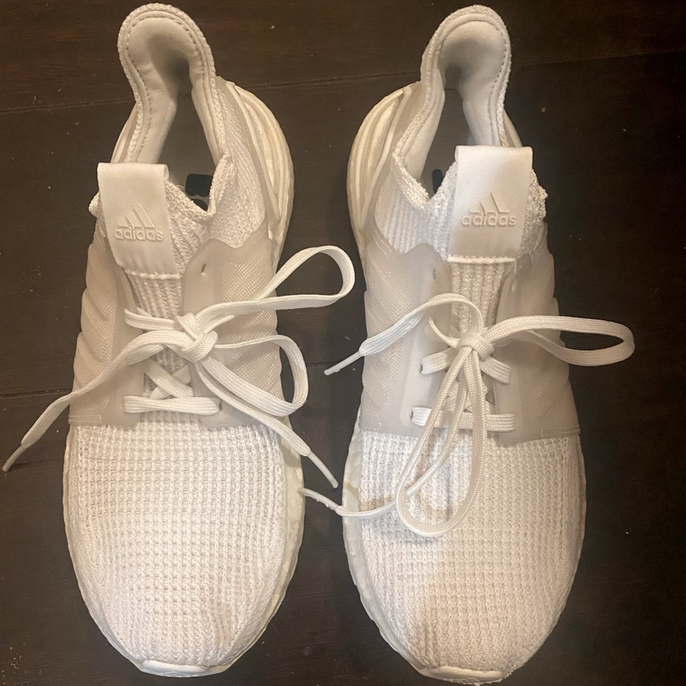 wmns ultraboost 19 tripple white size 7 1/2
